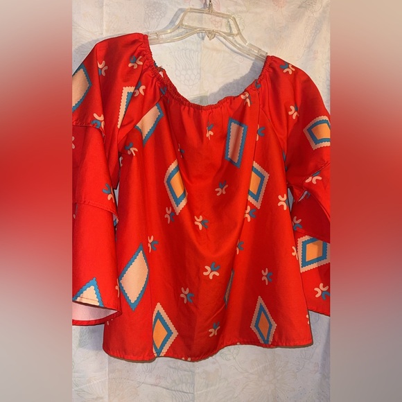 Red Aztec Patterned Crop Top LG - Picture 1 of 2